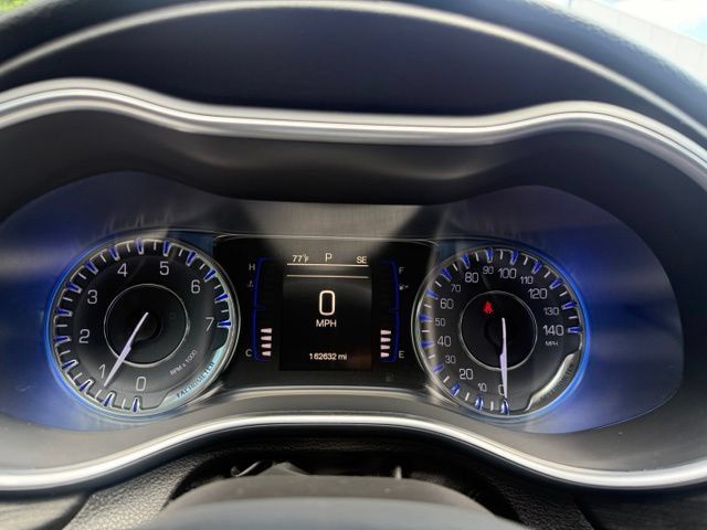 Used 2015 Chrysler 200 Limited w/ Convenience Group FWD image 18