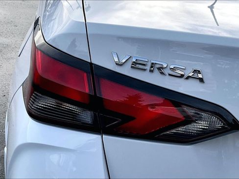 Used 2025 Nissan Versa S w/ Trunk Package image 22