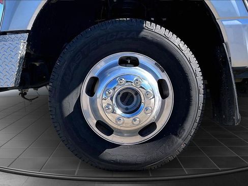 Used 2023 Ford F350 Lariat image 9