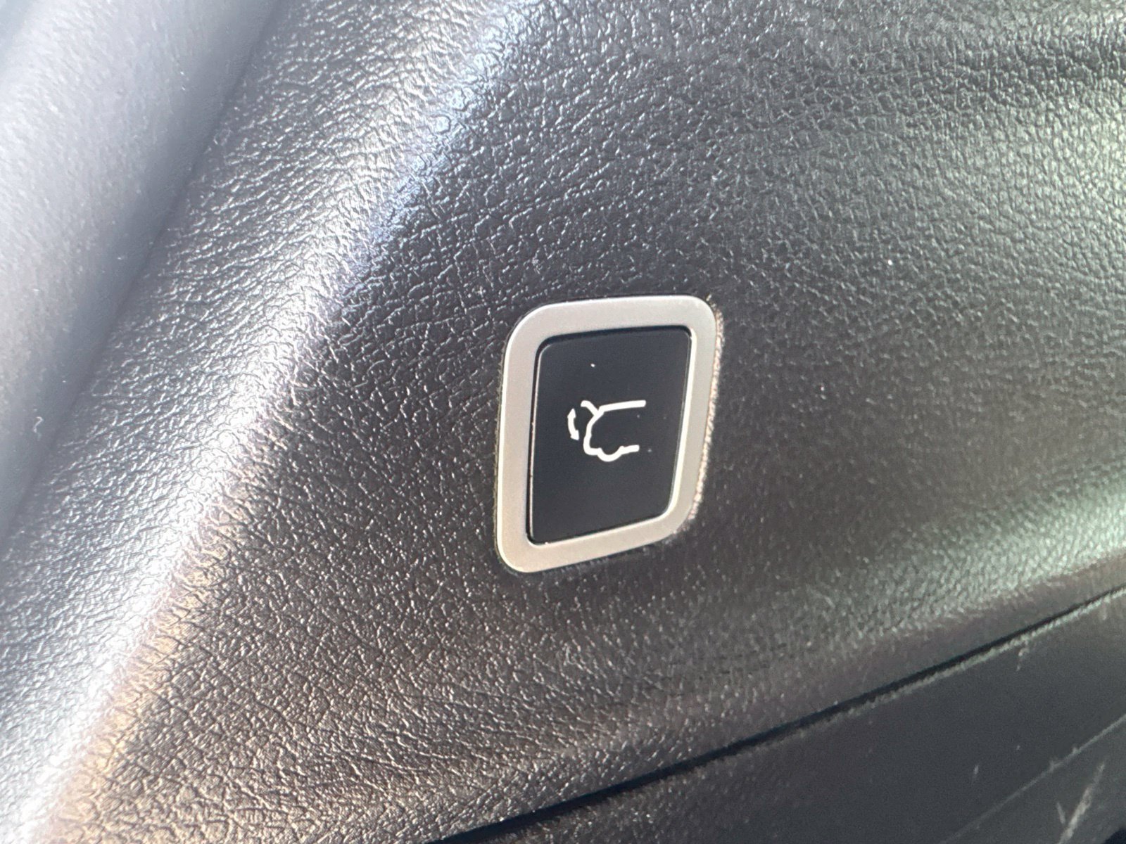 Used 2019 Chrysler Pacifica Touring Plus w/ Advanced Safetytec Group FWD image 14