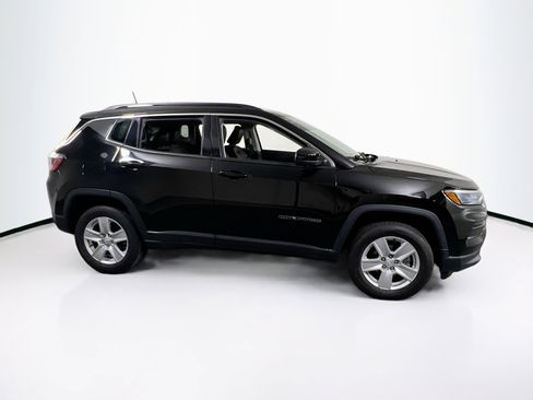 Used 2022 Jeep Compass Latitude w/ Convenience Group AWD/4WD image 4