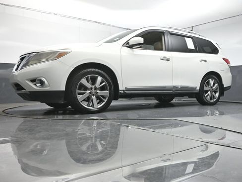 Used 2014 Nissan Pathfinder Platinum w/ Platinum Premium Package AWD/4WD image 36