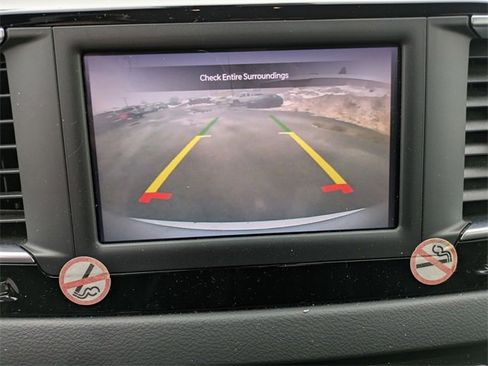 Used 2023 Chrysler Voyager LX image 13