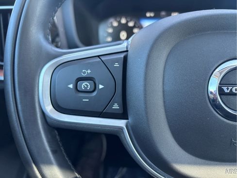 Used 2022 Volvo S60 B5 Momentum FWD image 13