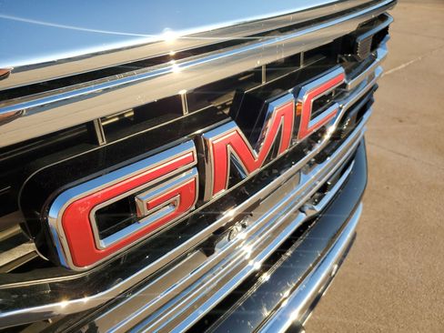 Used 2024 GMC Sierra 1500 SLT w/ SLT Premium Plus Package AWD/4WD image 38