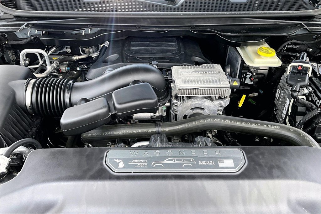Used 2022 Jeep Wagoneer Series III RWD image 32
