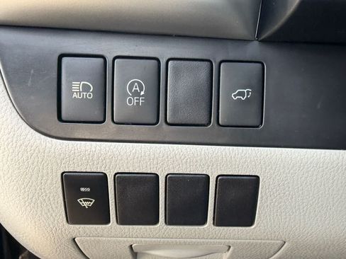 Used 2018 Toyota Highlander XLE FWD image 18