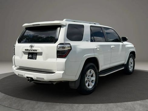 Used 2016 Toyota 4Runner SR5 RWD image 4