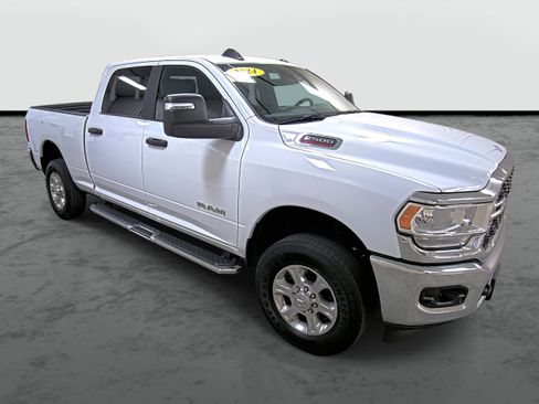 Used 2024 RAM 2500 Big Horn w/ Safety Group image 5