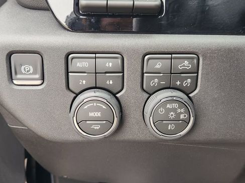 Used 2026 Chevrolet Silverado 2500 ZR2 AWD/4WD image 20