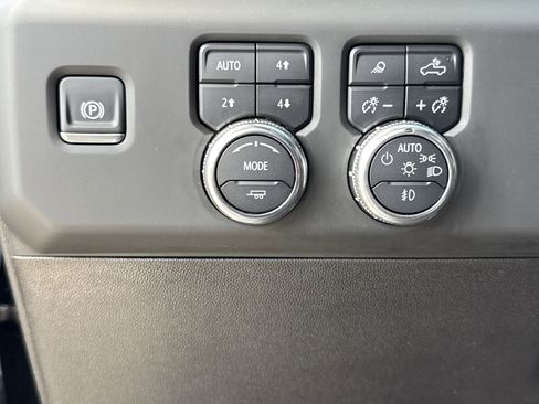 Used 2024 GMC Sierra 1500 AT4 w/ AT4 Premium Package image 20