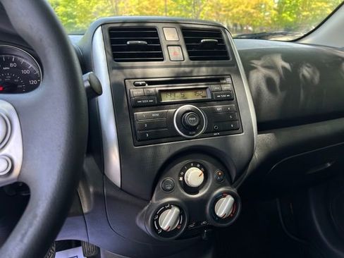 Used 2014 Nissan Versa SV FWD image 35
