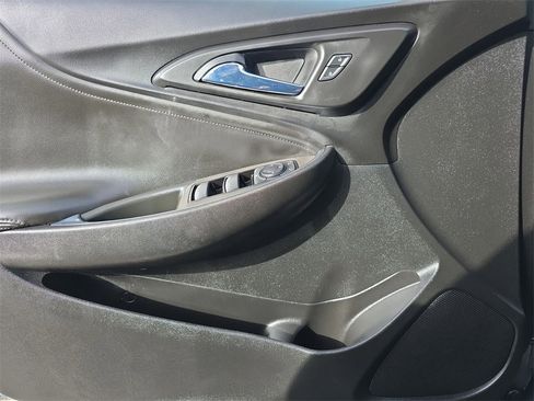 Certified 2020 Chevrolet Malibu LT w/ Leather Package image 23