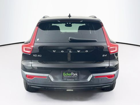 Used 2023 Volvo XC40 B4 Ultimate FWD image 7