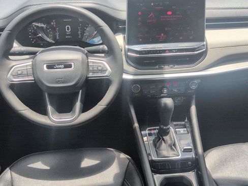 Used 2025 Jeep Compass Limited AWD/4WD image 32