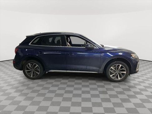 Used 2023 Audi Q5 2.0T Premium w/ Convenience Package AWD/4WD image 2