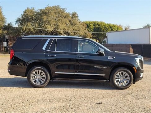 Used 2025 GMC Yukon Denali image 7