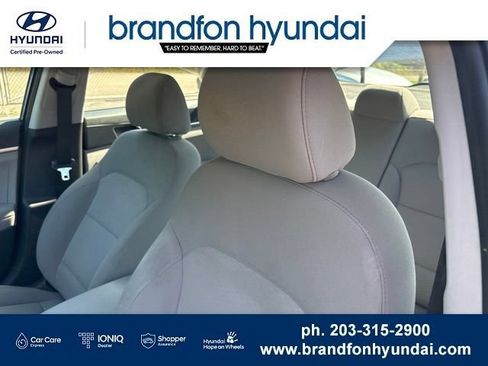 Used 2019 Hyundai Elantra SE FWD image 22