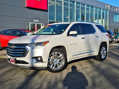 Used 2019 Chevrolet Traverse High Country image 1