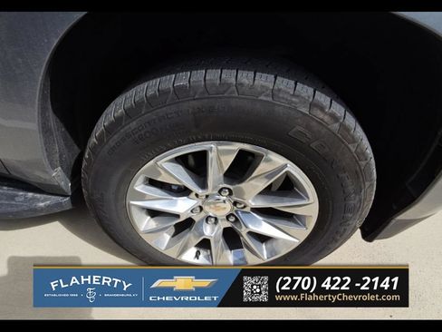 Used 2026 Chevrolet Suburban Premier AWD/4WD image 10