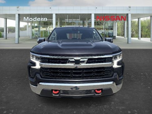 Used 2023 Chevrolet Silverado 1500 LT AWD/4WD image 10