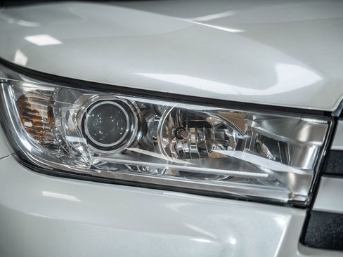 Used 2017 Toyota Highlander Plus w/ Protection Package #3 AWD/4WD image 15