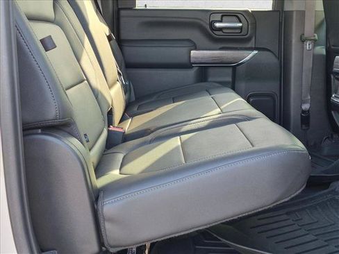 Used 2021 Chevrolet Silverado 2500 LTZ w/ LTZ Convenience Package AWD/4WD image 17