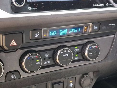 Used 2022 Toyota Tacoma TRD Sport w/ TRD Premium Sport Package AWD/4WD image 17