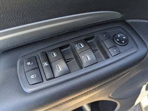 Used 2020 Dodge Durango SXT image 21