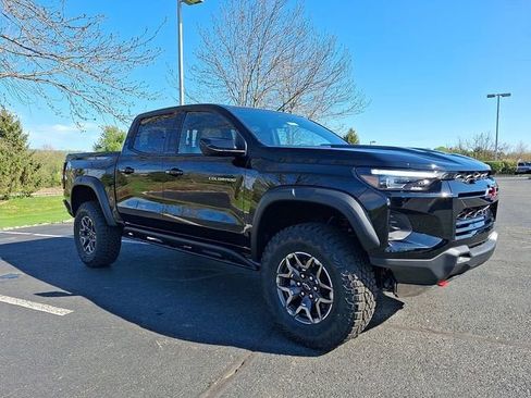 New 2026 Chevrolet Colorado ZR2 w/ Technology Package AWD/4WD image 2
