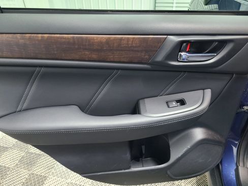 Used 2019 Subaru Outback 2.5i Limited AWD/4WD image 38