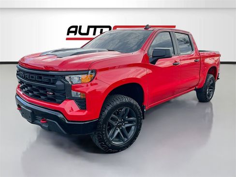 Used 2024 Chevrolet Silverado 1500 Custom Trail Boss w/ LPO, Dark Essentials Package image 3