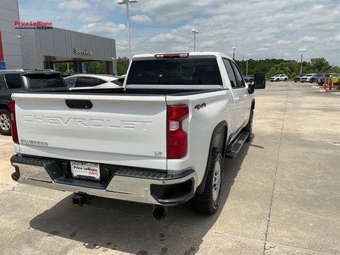 Used 2025 Chevrolet Silverado 2500 LT w/ Safety Package AWD/4WD image 3