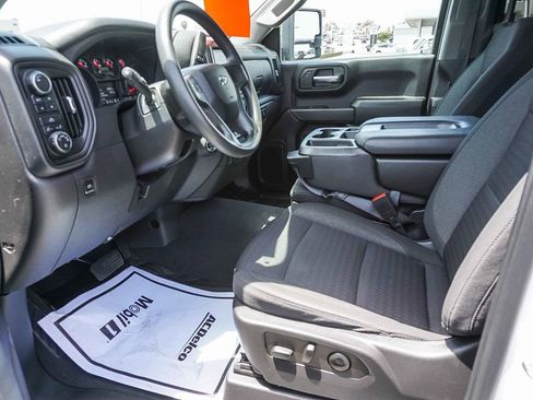 Used 2022 Chevrolet Silverado 1500 Custom Trail Boss AWD/4WD image 17