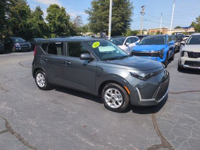 Certified 2025 Kia Soul LX w/ LX Technology Package