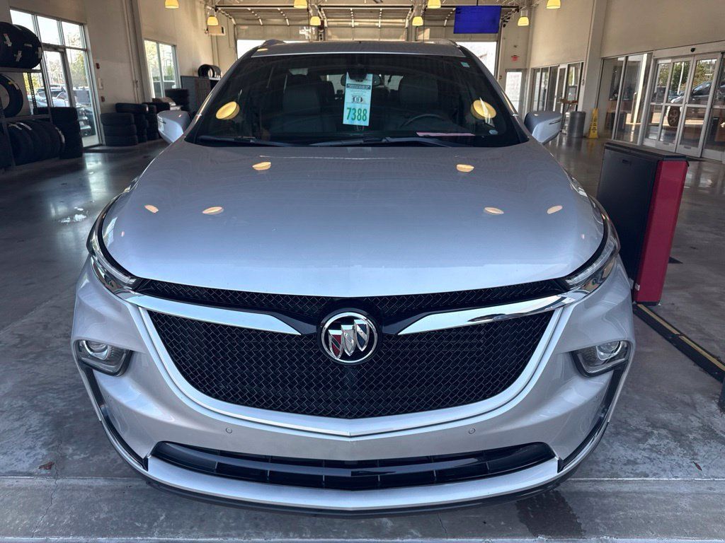Used 2022 Buick Enclave Essence w/ Sport Touring Edition FWD image 2