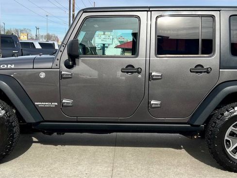 Used 2016 Jeep Wrangler Unlimited Rubicon w/ Connectivity Group image 4