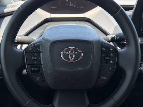Used 2025 Toyota Prius LE FWD image 24