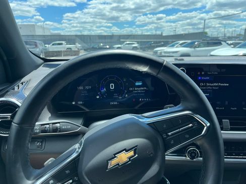 Used 2025 Chevrolet Equinox LT FWD image 35