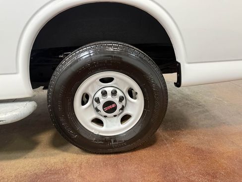 Used 2024 GMC Savana 2500 w/ Driver Convenience Package image 97