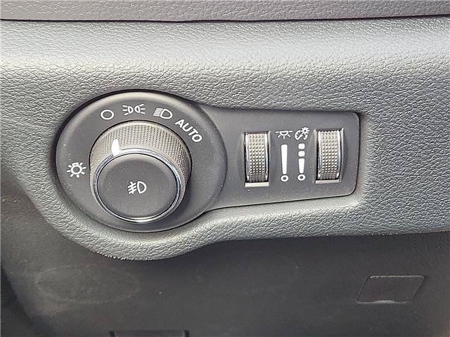 New 2026 Chrysler Pacifica Select FWD image 14