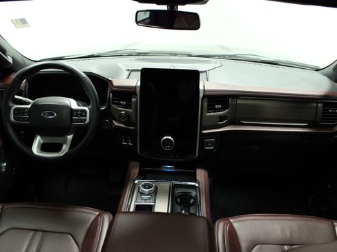 Used 2024 Ford Expedition Limited image 19