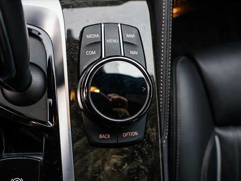 Used 2023 BMW M550i xDrive w/ Executive Package image 22