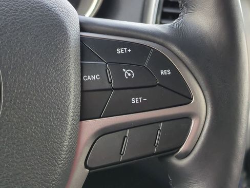 Used 2020 Jeep Grand Cherokee Laredo w/ Security & Convenience Group image 24