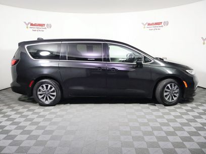 Used 2023 Chrysler Pacifica Touring-L