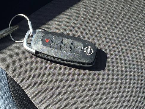 Used 2025 Nissan Versa SV FWD image 20