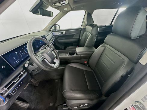 Used 2025 Hyundai Santa Fe Limited image 13