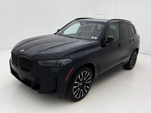 Certified 2024 BMW X5 xDrive40i w/ M Sport Package AWD/4WD image 4