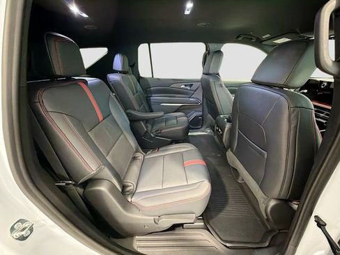 New 2026 Chevrolet Traverse RS image 25