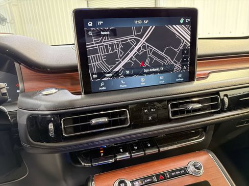 Used 2023 Lincoln Aviator Reserve w/ Equipment Group 201A image 19